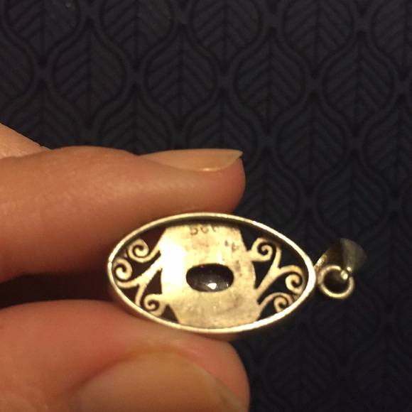 Vintage sterling silver pendant w/ purple stone - Picture 2 of 5